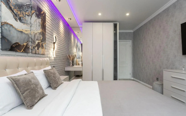 Tsvetnoy Boulevard Luxury Apartment at 75 Artillery Street