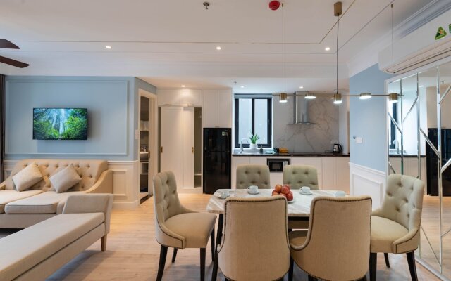 Louis Mo Apartment