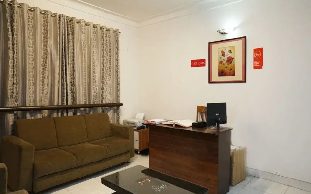 OYO 23239 10 Blossoms Service Apartments