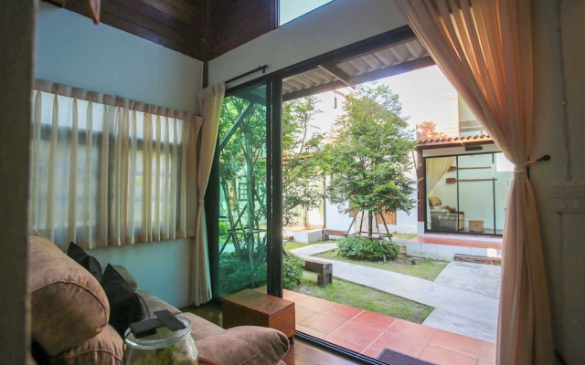 Baanrongmai Canal Front Homestay