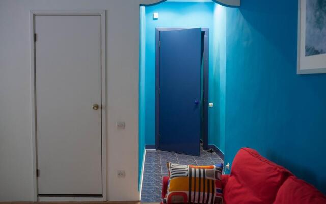 Bluedoor Apartment