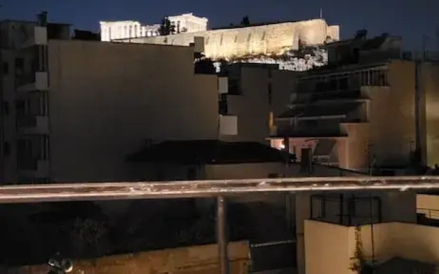 Acropolis View 2BD Apt next to Museum & Metro