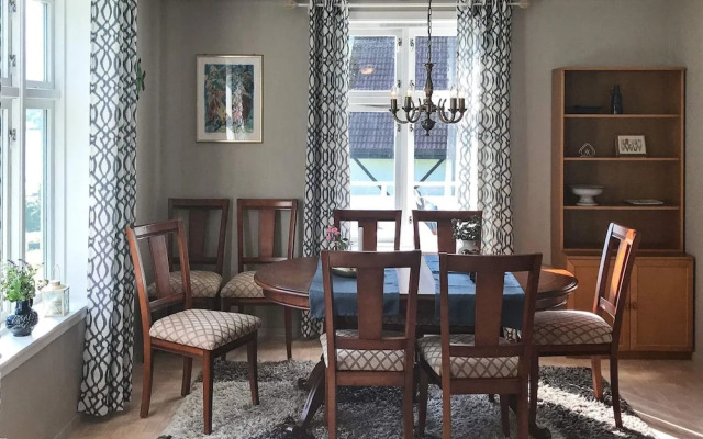 6 Person Holiday Home in Oystese