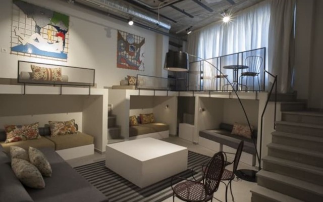 Chvictoria Loft May 13