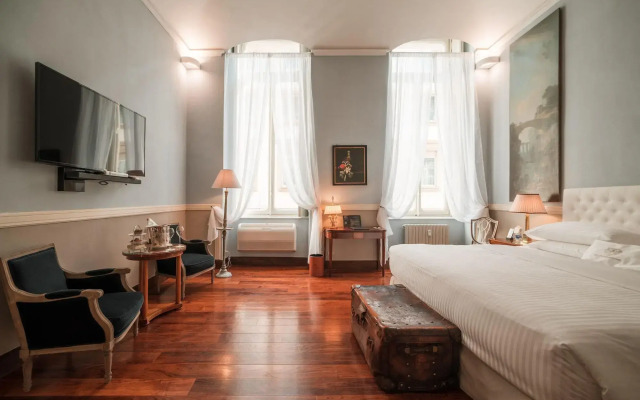 Royal Palace Luxury Suites & Hotel