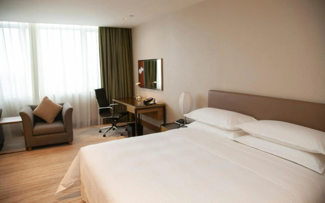 Four Points by Sheraton Shanghai, Daning