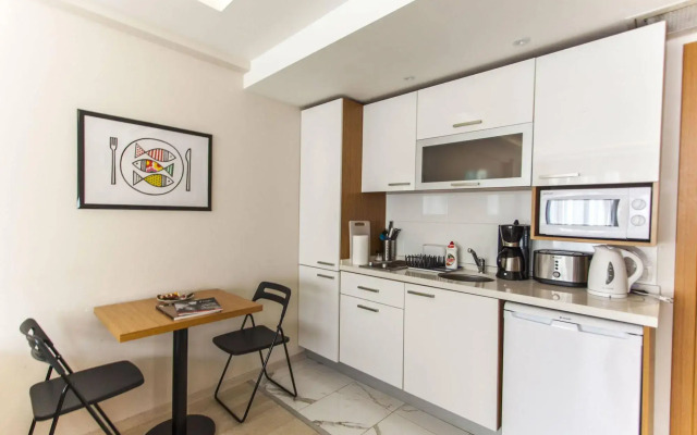 Holas Apartments