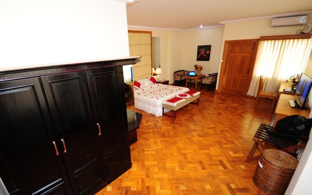 Royal Inlay Hotel