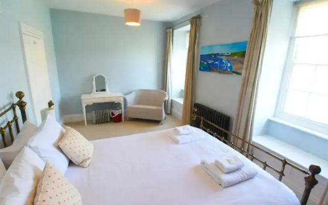 Amazing river view house sleeps 8
