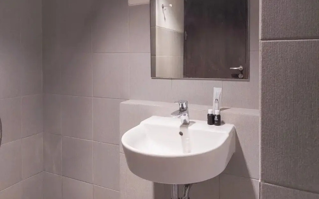 Cozy Studio Apartment at Bintaro Icon