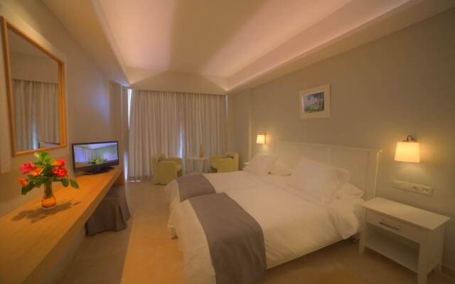 Elea Beach Hotel