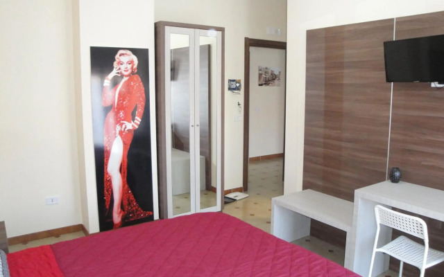 Hollywood Bed & Breakfast