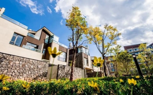 The mountain with cloud Private Villa