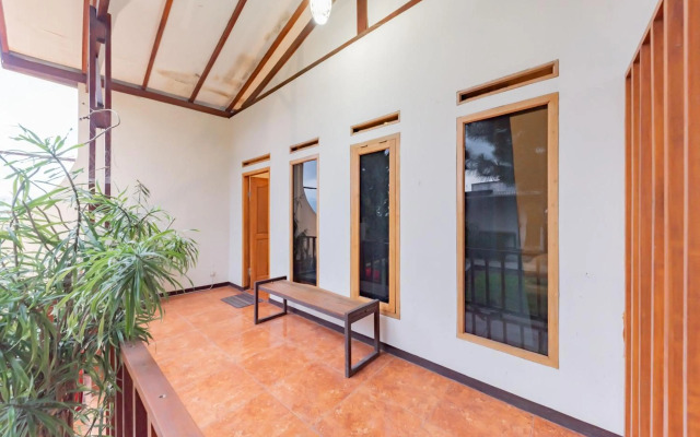 OYO 677 Rianes Family Guest House