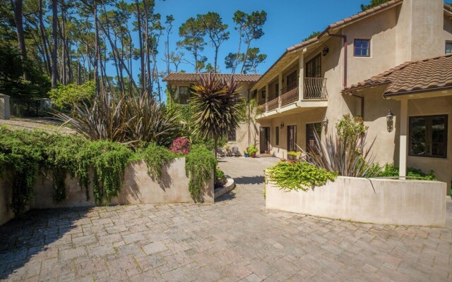 Pebble Beach Golfer Retreat