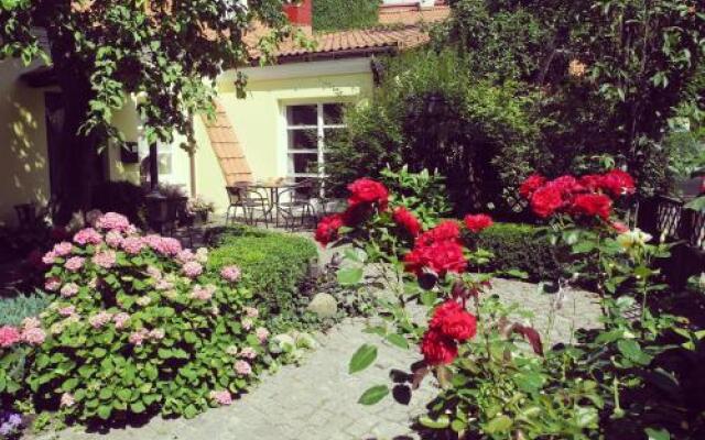 The Secret Garden Boutique BB
