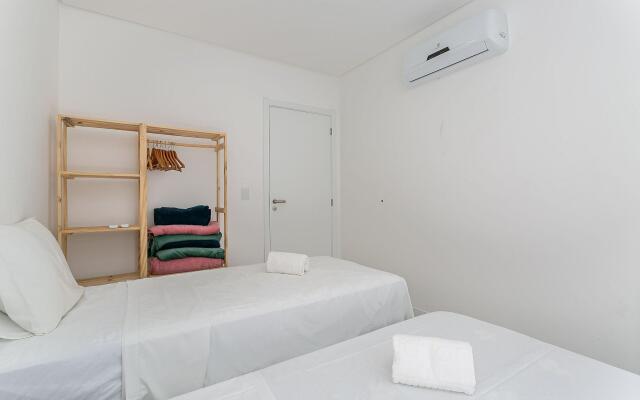 Apto c/piscina a 750m da Praia CCI105