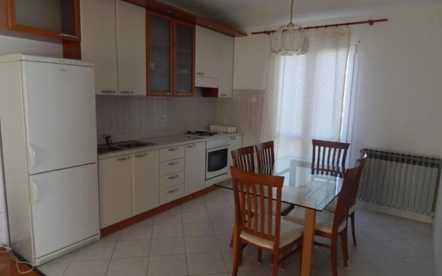 Lemon Tree Apartments