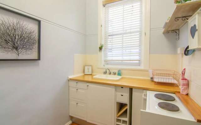 Cosy Apartment Walking Distance To Manly Beach