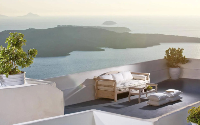 Cliff Side Suites