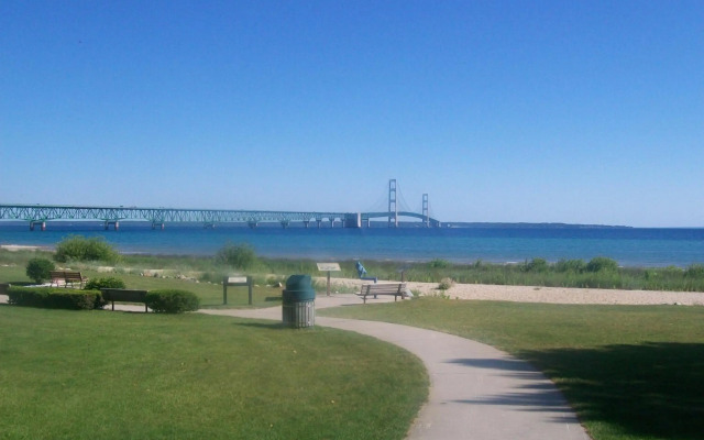 Bayside Hotel of Mackinac