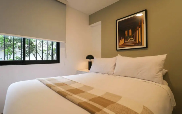 w Monochromatic 2BR w Terrace in Miraflores