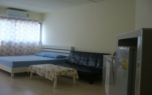 Chan Kim Don Mueang Airport Guest House