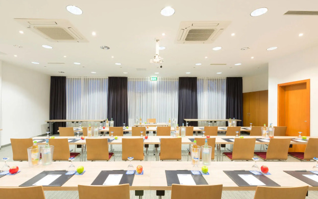 B&B HOTEL Krefeld-Süd