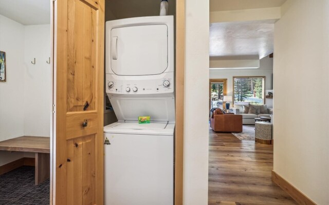 Freeride Haus 3 Bedroom Home by RedAwning