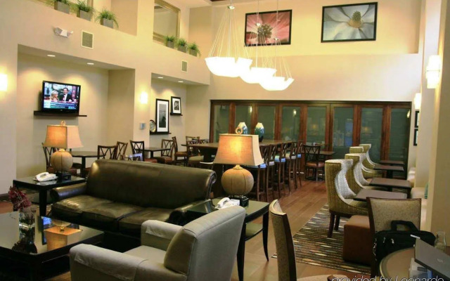 Hampton Inn & Suites Savannah-Airport