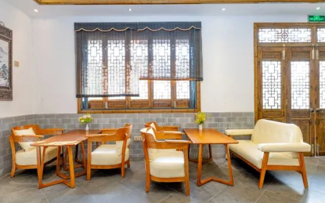 Hongcun Chuanyuan·Wild Luxury Viewing Family Parent-child Vacation Homestay (Tachuan Store)