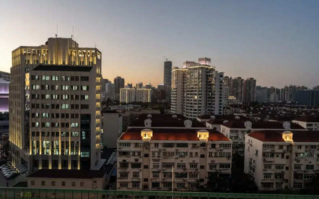 Shanghai Moxi Homestay Sports Stadium