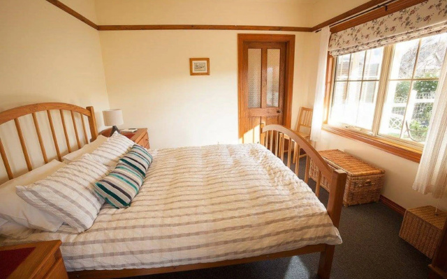 Margate Cottage Boutique Bed & Breakfast – Guest Rooms – Margate