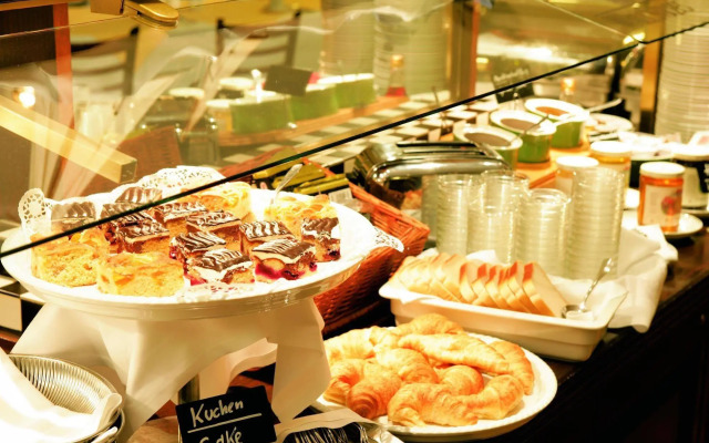 Trans World Hotel Donauwelle