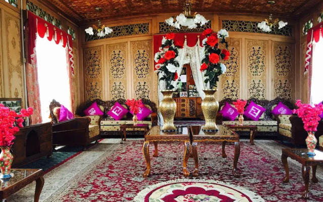 Gemini Group Of Houseboats