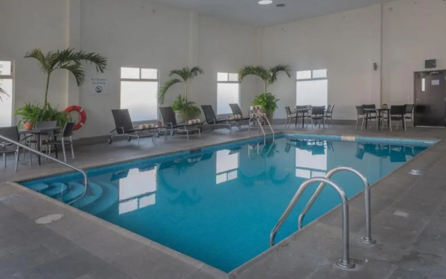 Holiday Inn Express & Suites Silao Aeropuerto - Terminal by IHG