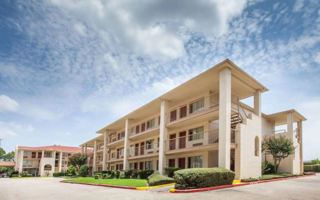 SureStay Hotel by Best Western Spring North Houston