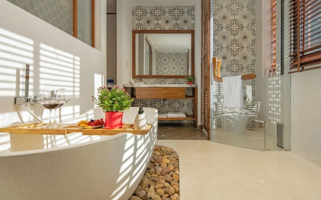 Vernalhome Boutique Danang Hotel