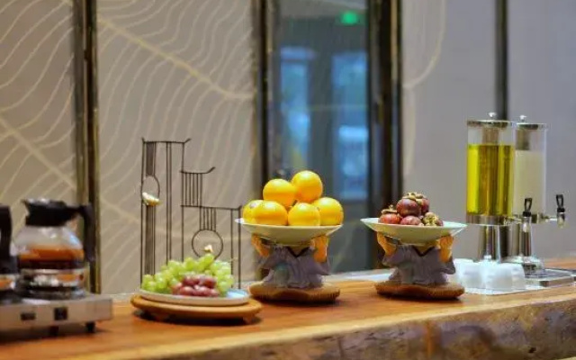 Nanyuan New City Hotel (Dongqian Lake Xiaoputuo Youngor Zoo)