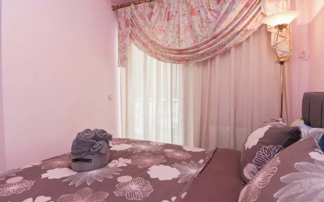 Chrisoupoli Cheerful 2 Bd Apt w Balcony