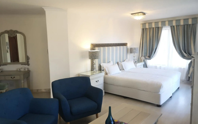 Misty Waves Boutique Hotel