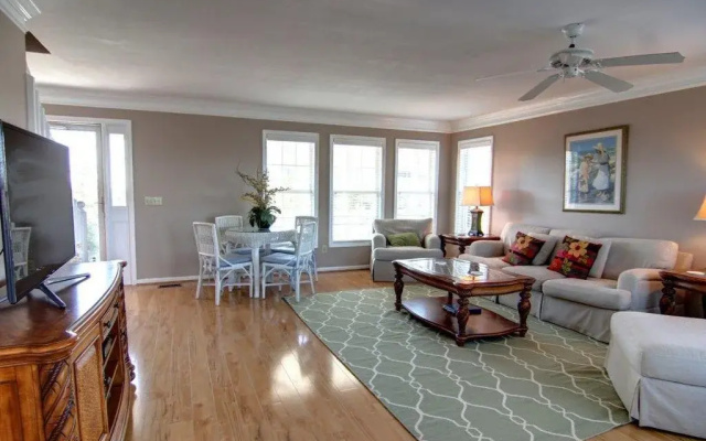 Victoria 3 Br Home By Redawning