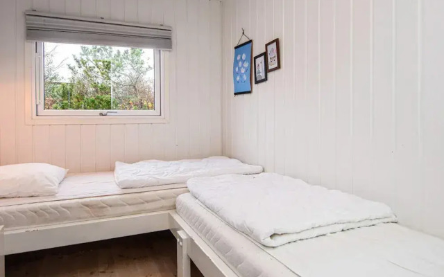 10 Person Holiday Home in Allingabro-by Traum