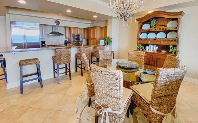 Dunes of Crystal Beach by Destin Getaways