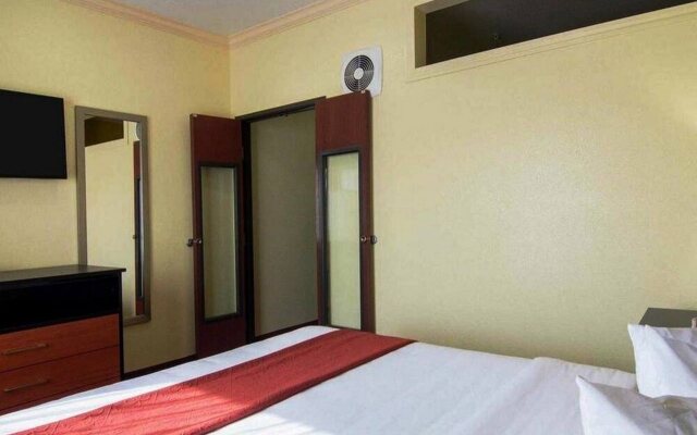 Quality Suites Houston IAH Airport - Beltway 8