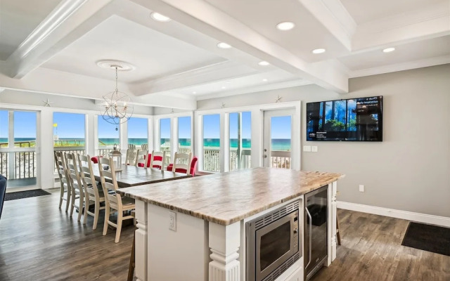 Sandpiper Cove 1115 3 Bedroom Condo by RedAwning