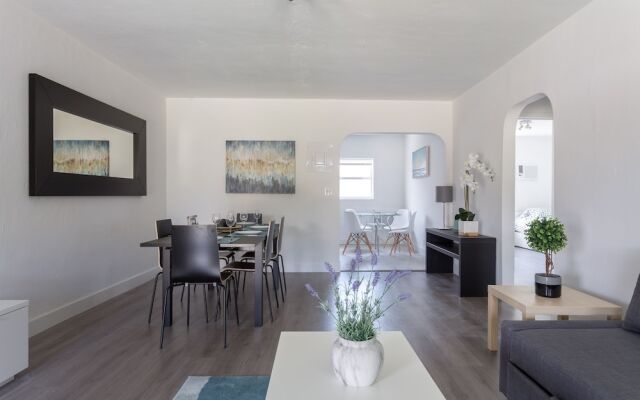 Cozy and Modern 2B-2B Home