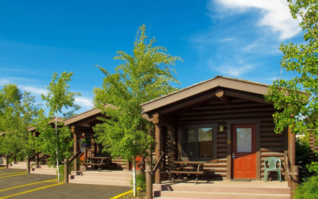 Elk Country Inn