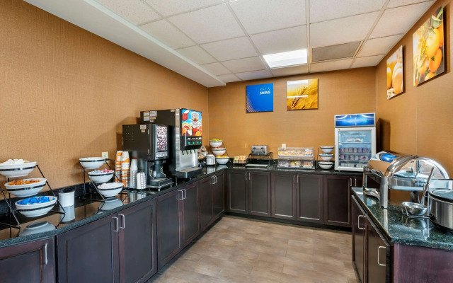 Comfort Inn East