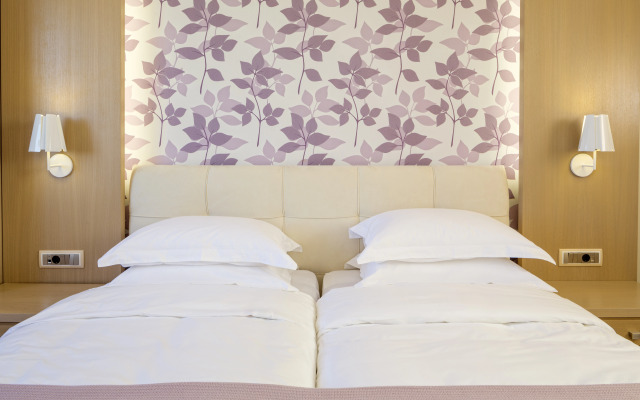 Princess Kyniska Suites
